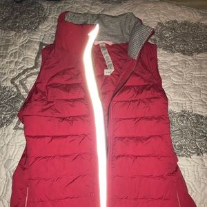 Lululemon Fluffed Up Vest, Size 6, Boom Juice Pink